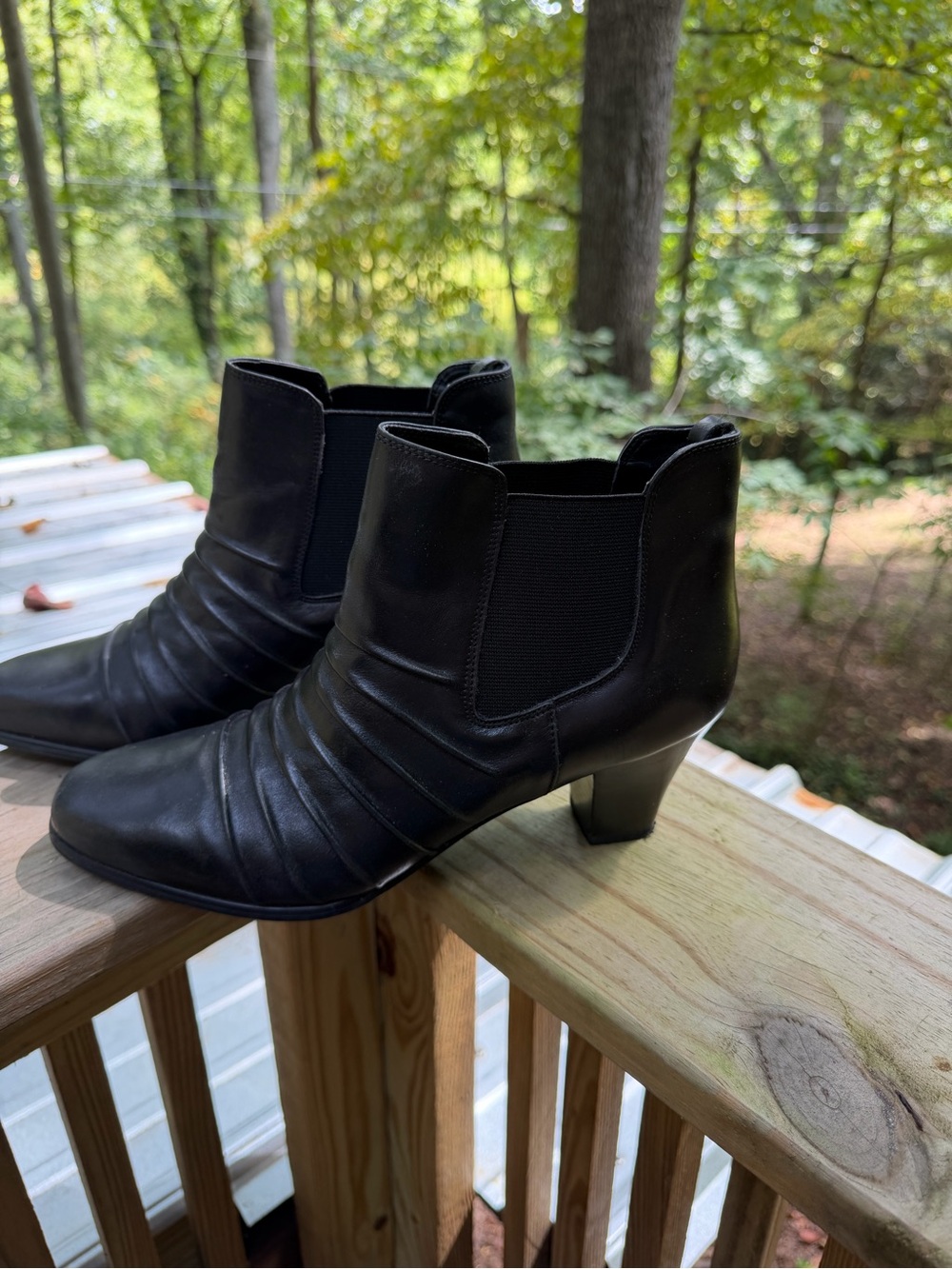 Black Women's Ankle Boots - Sleek Leather Heeled size 10N